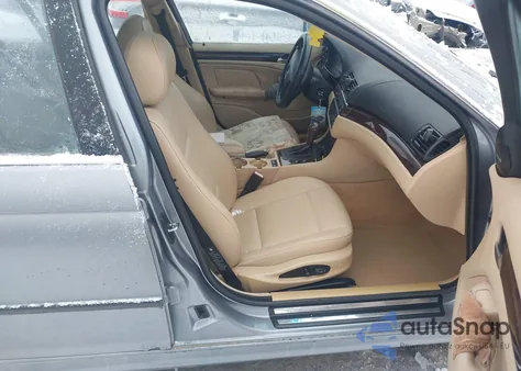 2005 BMW 330Xi из США, поврежденный, VIN WBAEW53425PN39151